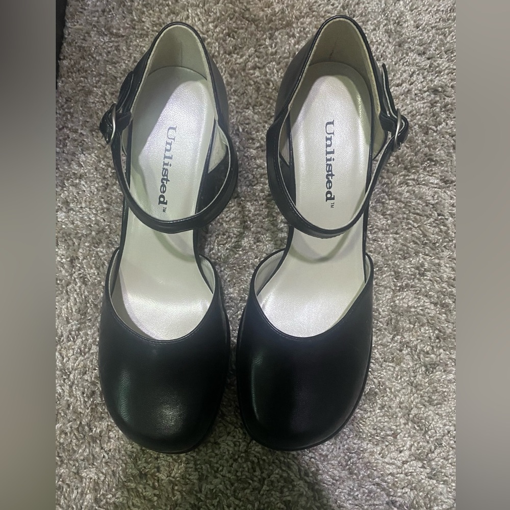Unlisted chunky heels with ankle strap